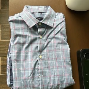 Like New Tommy Hilfiger Mens button down shirt